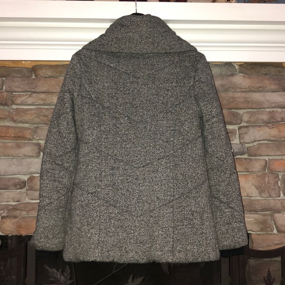 Vans winter coat , double layered, thick material on top to keep your ne… - Picture 4 of 8